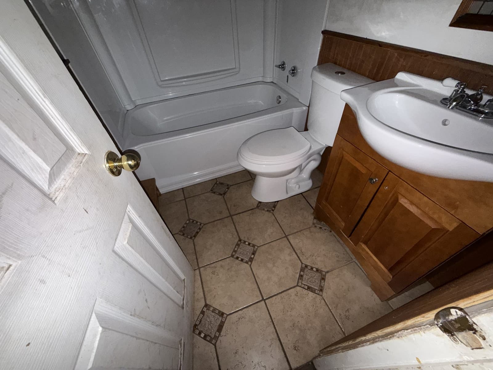Full-bath vanity and flooring