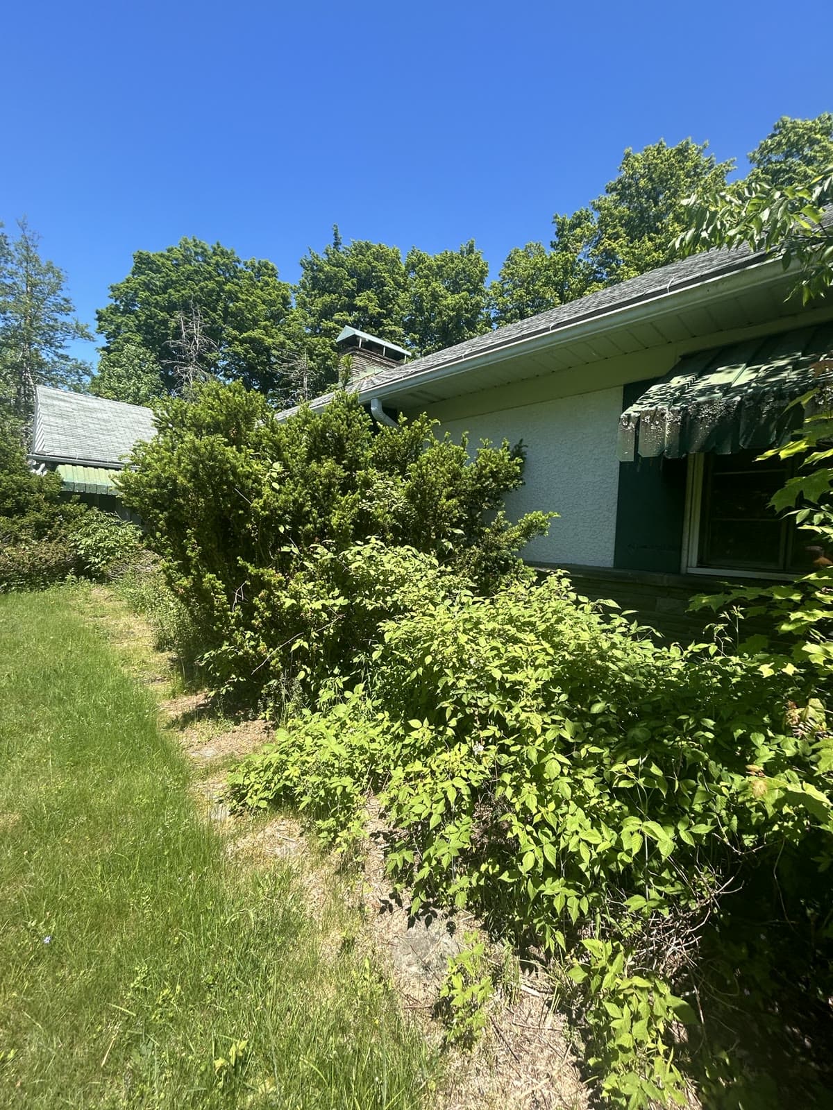 Property photo 02 of 352 Maple Lake Road, Moscow, Pennsylvania