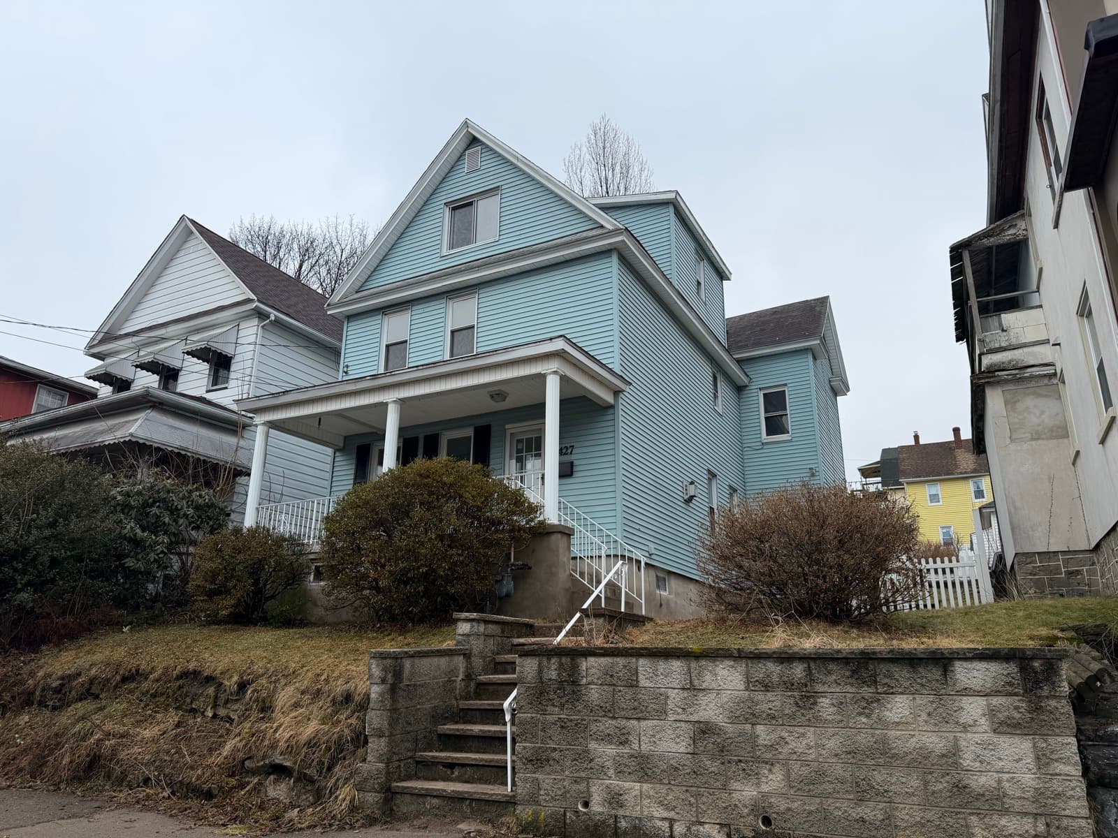 427 Crown Ave — photo 2